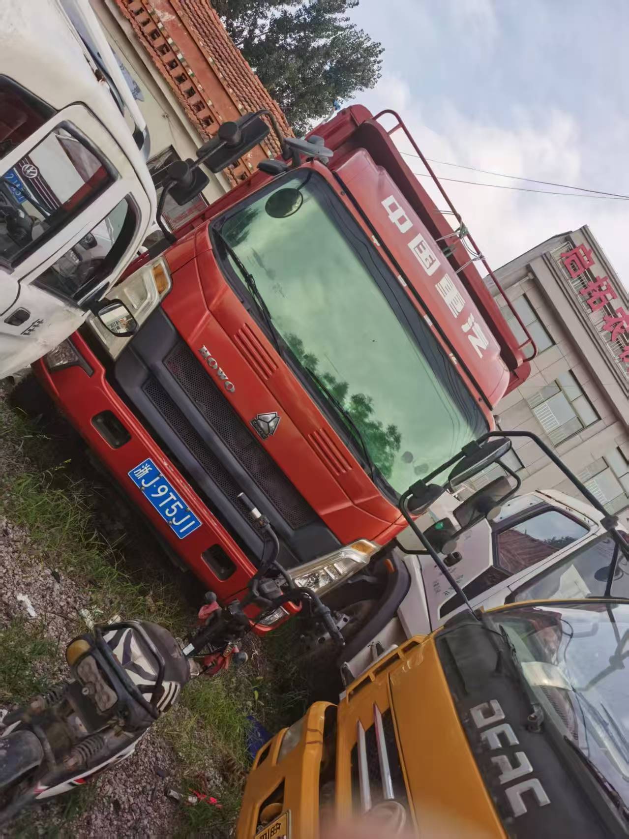 出售货车，正常使用，有手续，审报到九月，报废期限到2039年，发动机是160马力