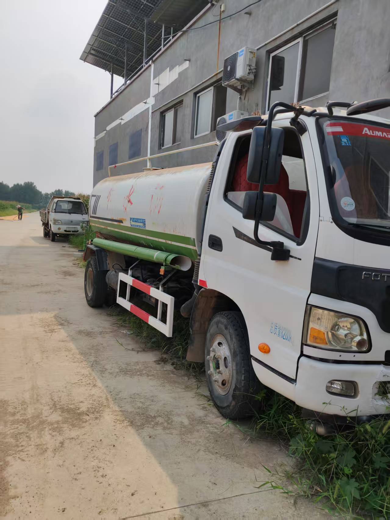 国四电喷欧马可洒水车，8方水罐，方向助力断气刹，没手续，发动机不烧机油，没有下排